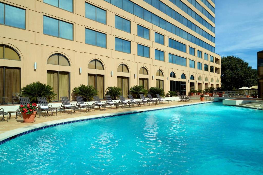 hotels with balcony in Austin United States