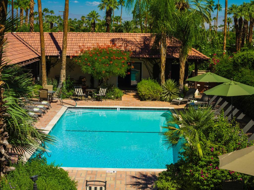 hotels with balcony in Palm Springs Indian Canyons