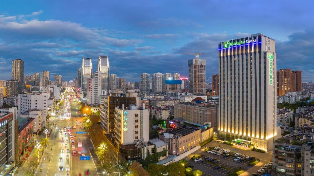 hotels with balcony in Kunming