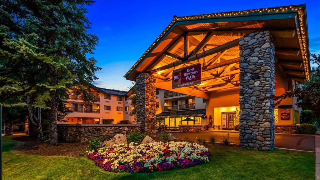 hotels with balcony in Idaho