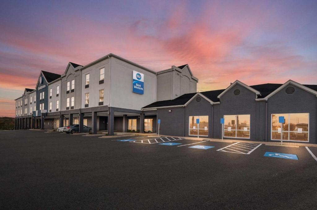 hotels with balcony in Little Rock