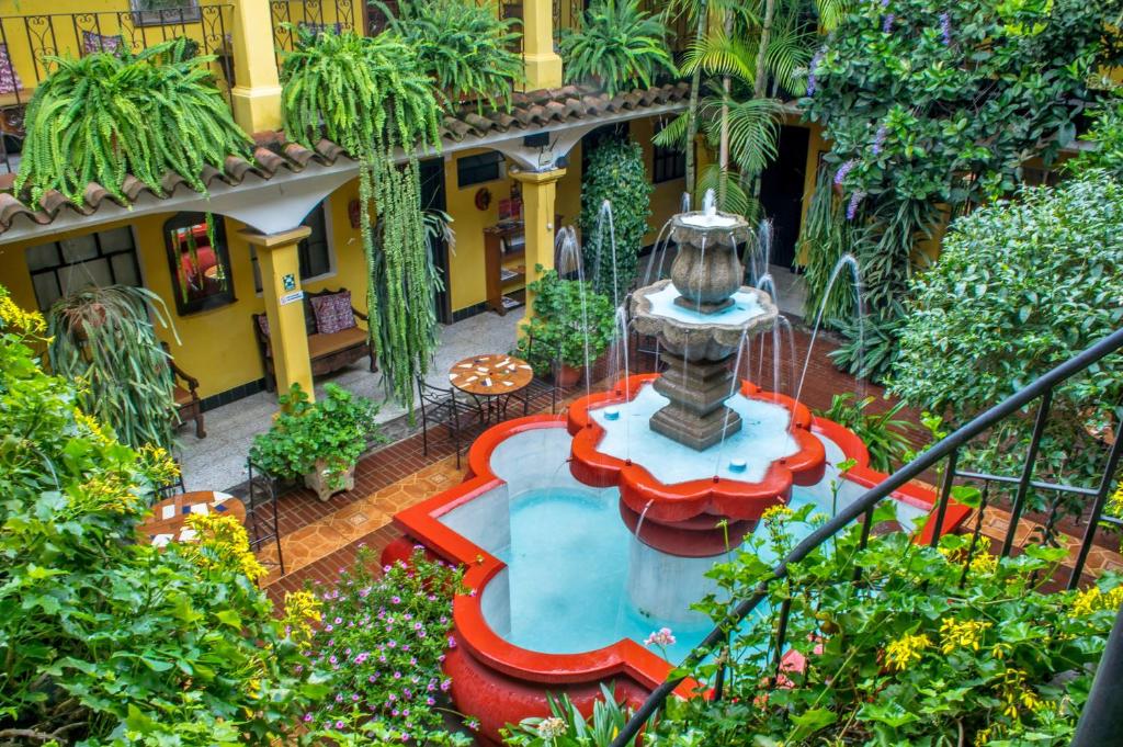 hotels with balcony in Antigua Guatemala