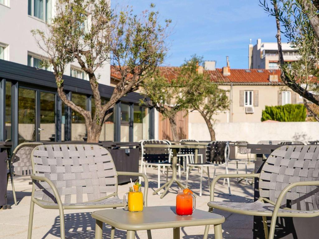 hotels with balcony in Marseille