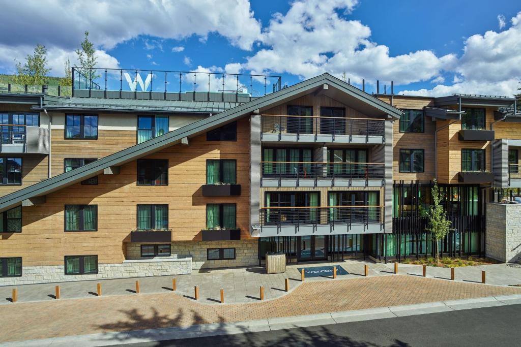 hotels with balcony in Aspen Snowmass