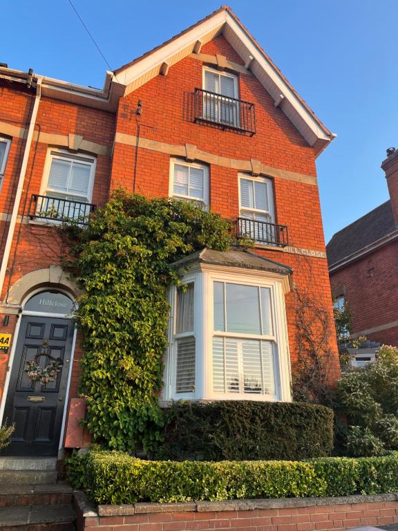 hotels with balcony in Glastonbury