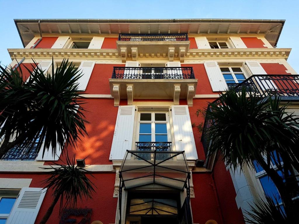 hotels with balcony in Biarritz