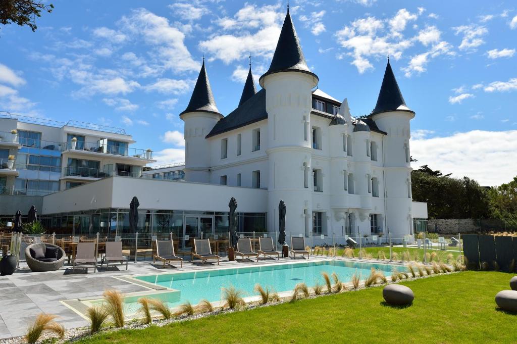 hotels with balcony in Loire Valley