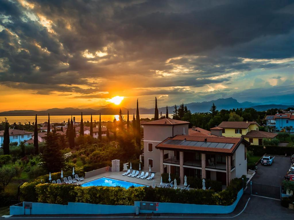 hotels with balcony in Lazise