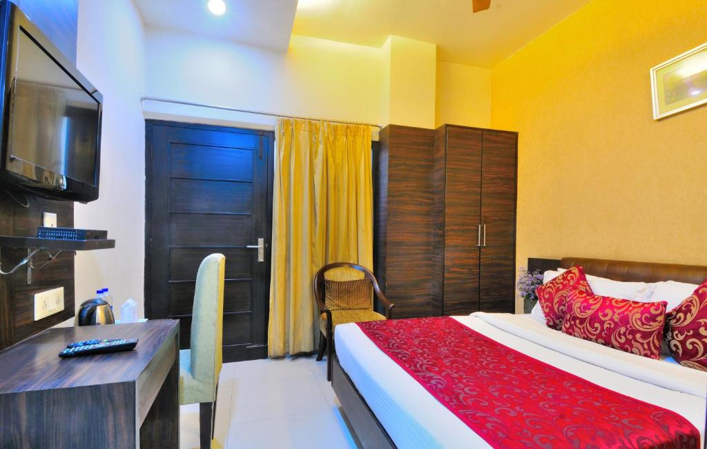 hotels with balcony in Chandigarh India