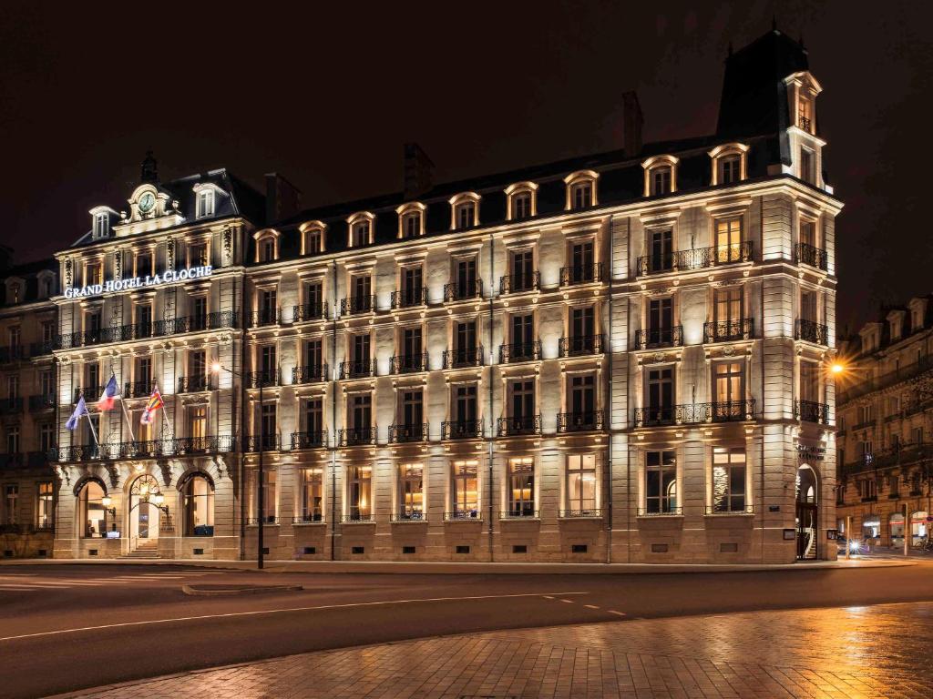 hotels with balcony in Dijon