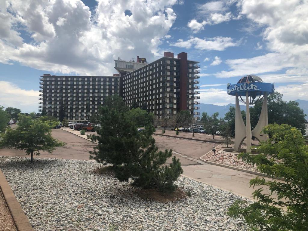 hotels with balcony in Colorado Springs