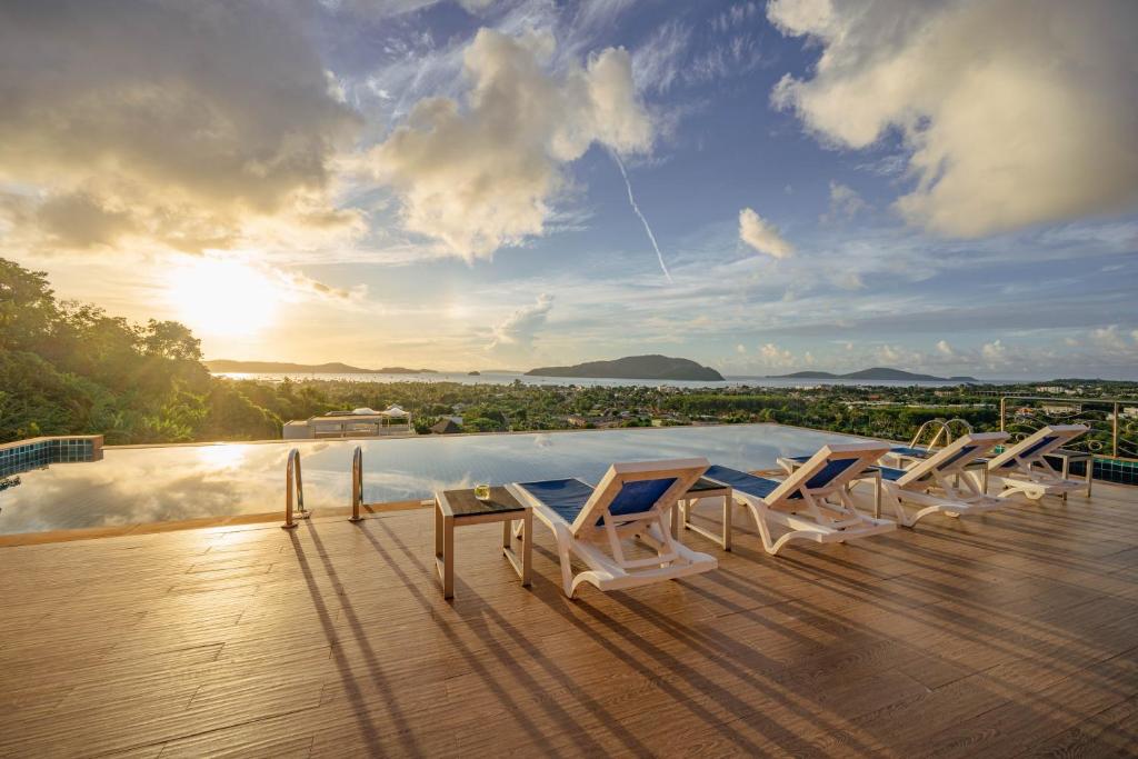 hotels with balcony in Rawai Beach Big Buddha