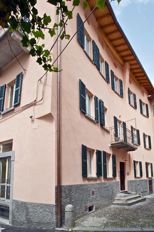 hotels with balcony in Bellagio