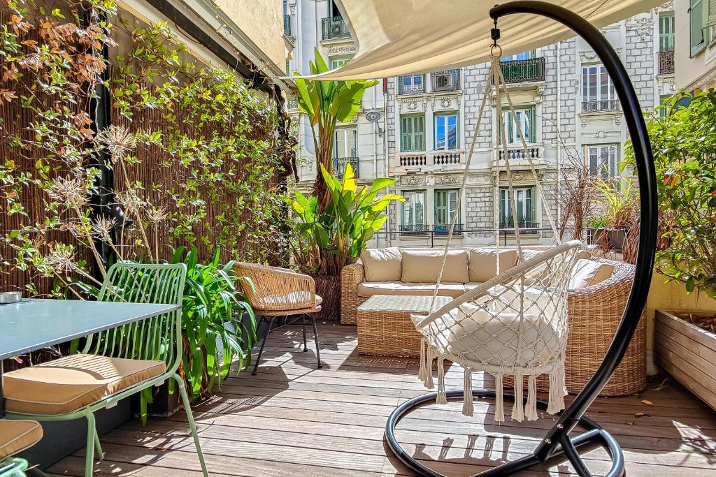 hotels with balcony in Nice Californie