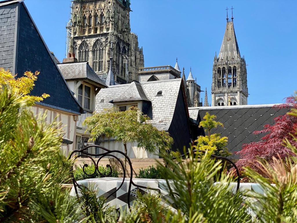 hotels with balcony in Rouen