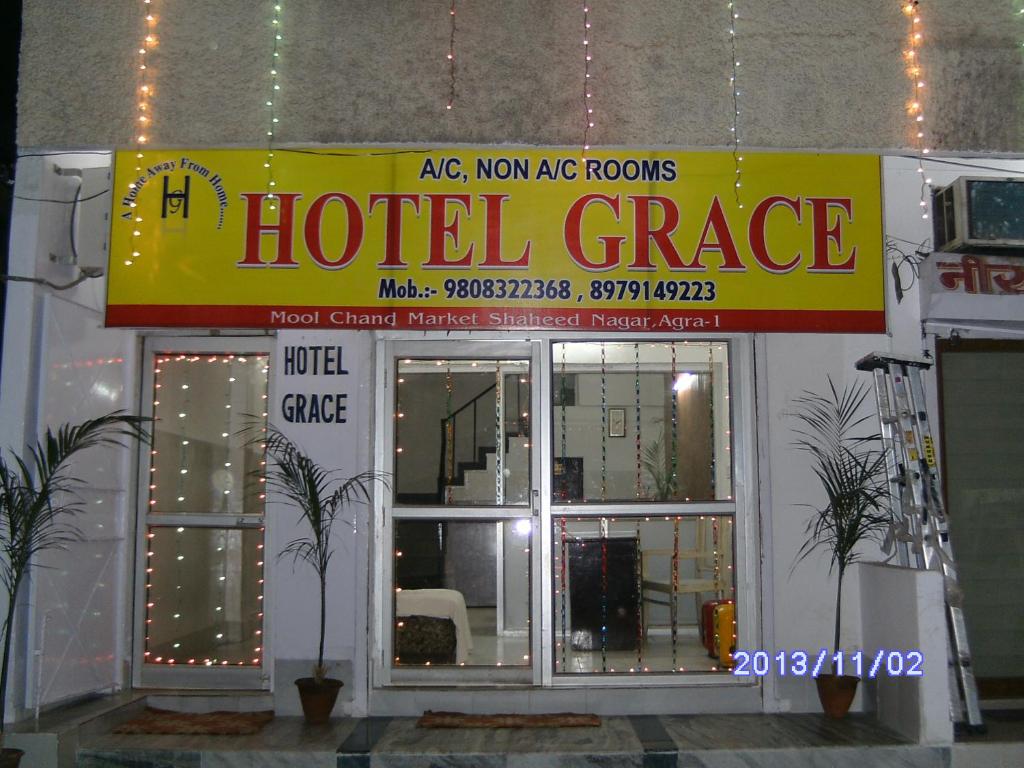 hotels with balcony in Agra India