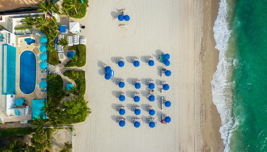 hotels with balcony in Miami Beach