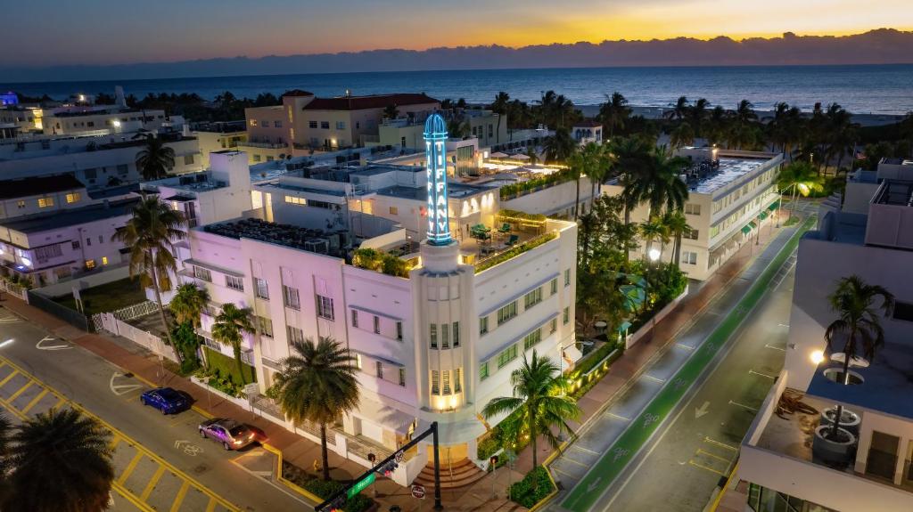 hotels with balcony in Miami Beach