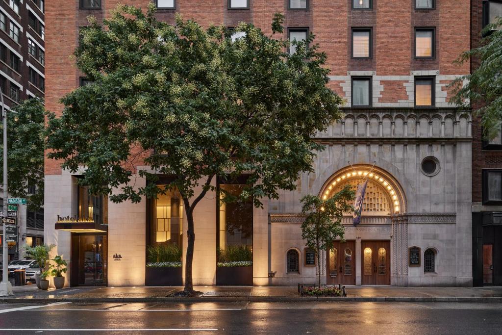 hotels with balcony in New York