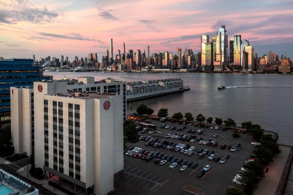 hotels with balcony in Jersey City