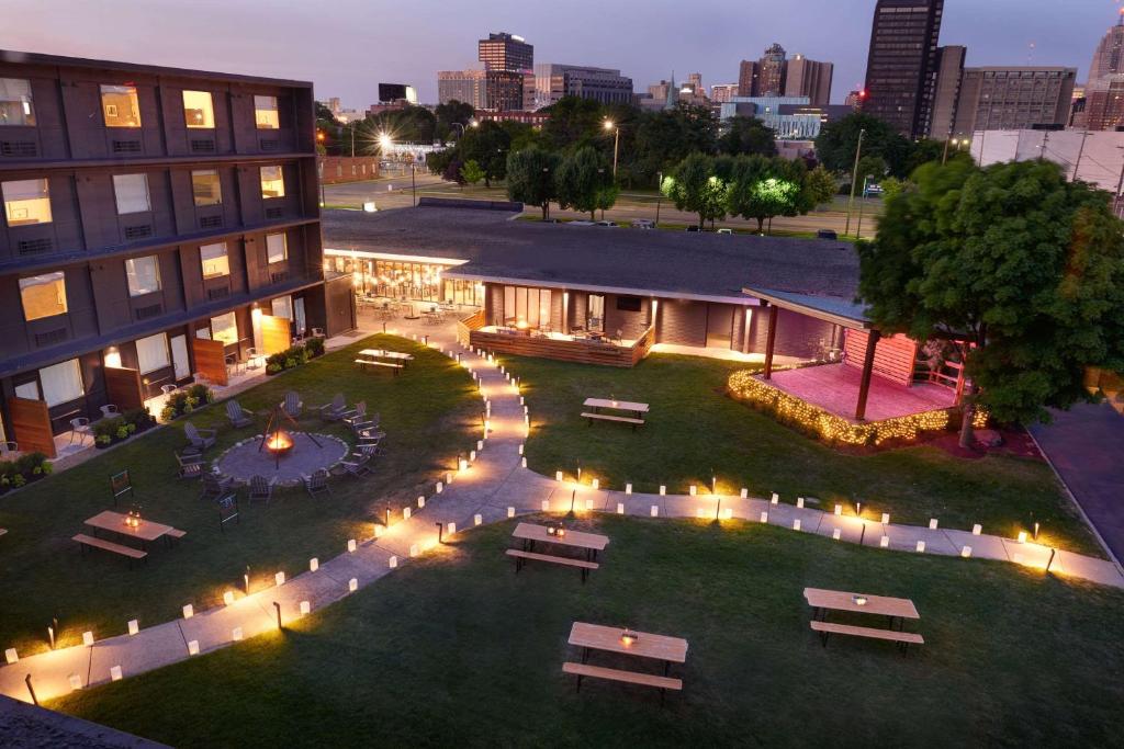 hotels with balcony in Detroit