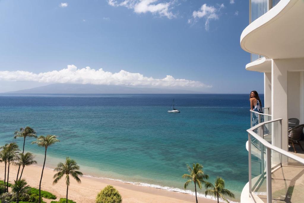 hotels with balcony in Lahaina