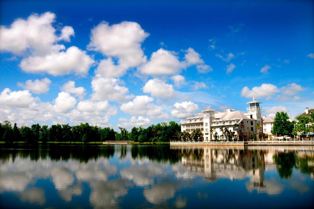 hotels with balcony in Orlando