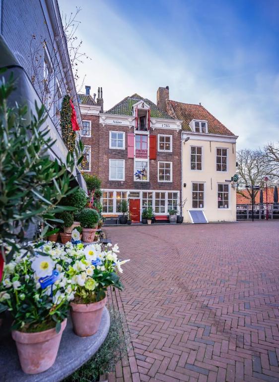 hotels with balcony in Middelburg