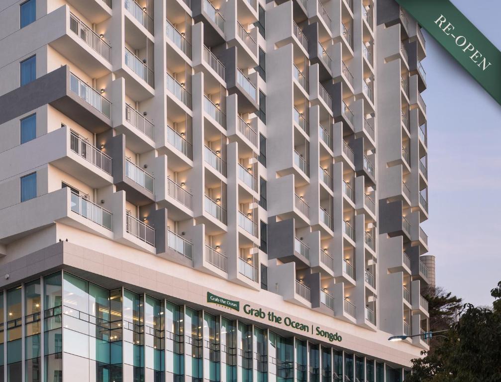 hotels with balcony in Busan