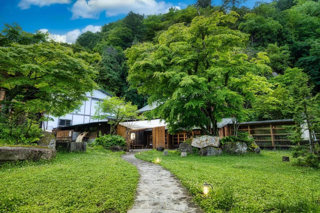 hotels with balcony in Nikko