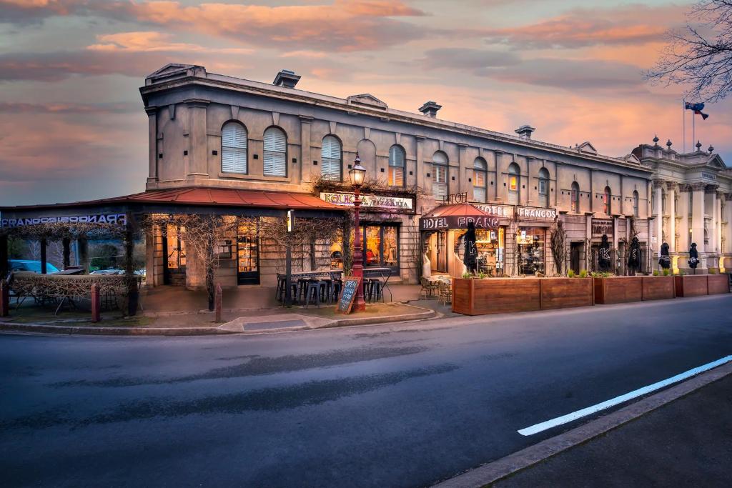 hotels with balcony in Daylesford