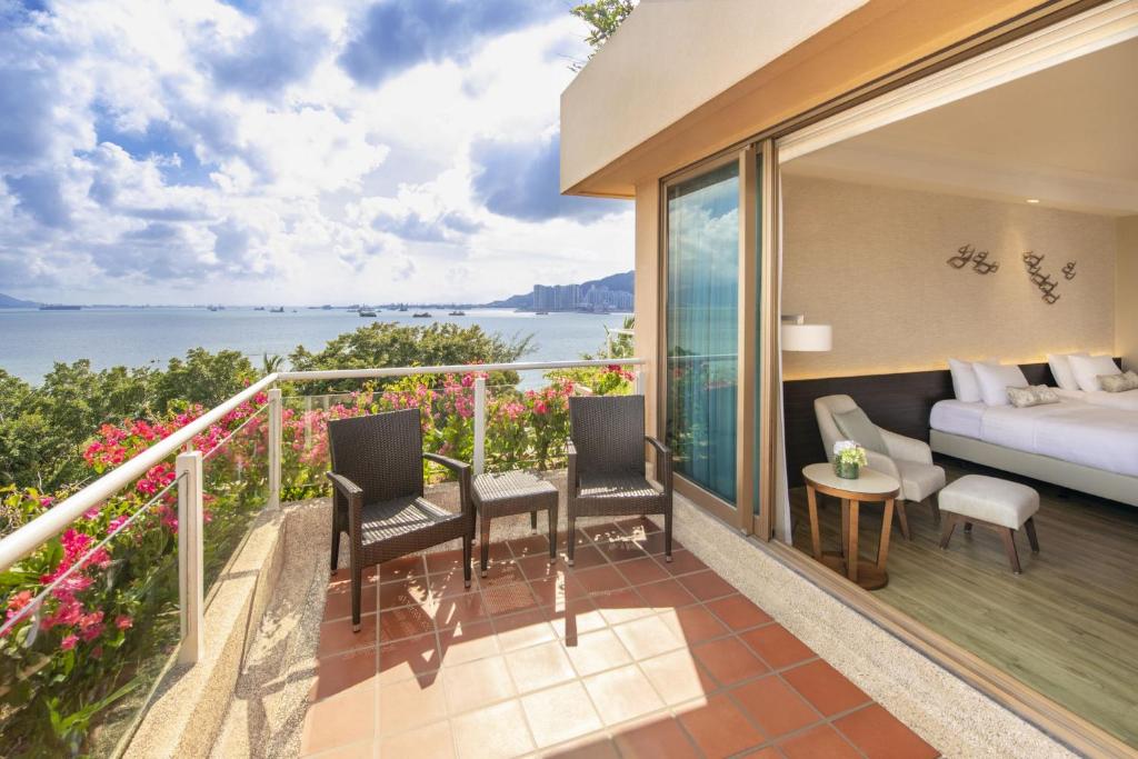 Hong Kong Hotels with Balcony