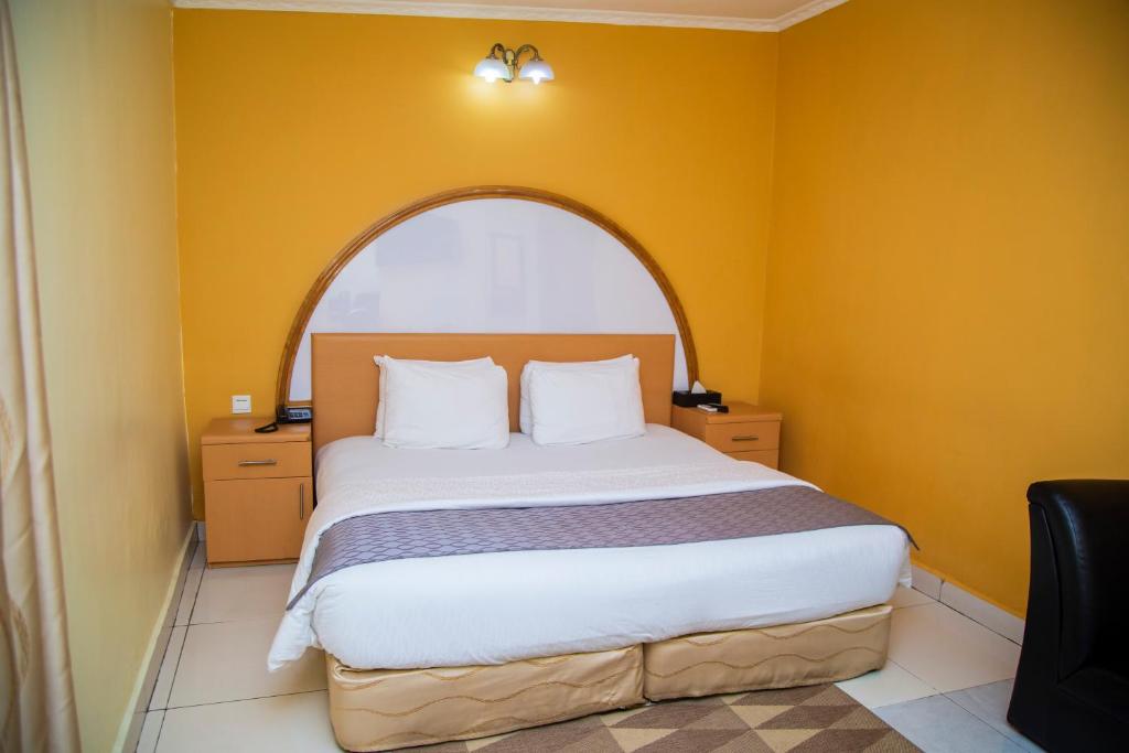 hotels with balcony in Accra