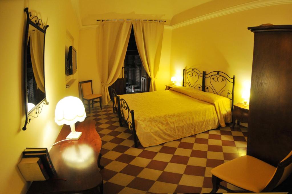 hotels with balcony in Catania City Centre