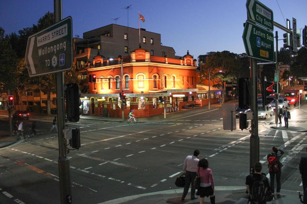 hotels with balcony in Sydney Pyrmont