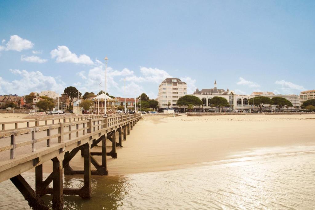 hotels with balcony in Arcachon