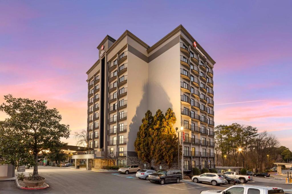 hotels with balcony in Atlanta