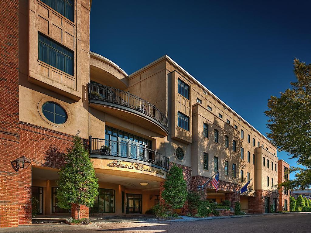 hotels with balcony in South Carolina