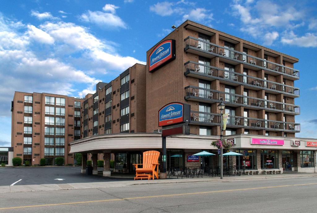 hotels with balcony in Niagara Falls