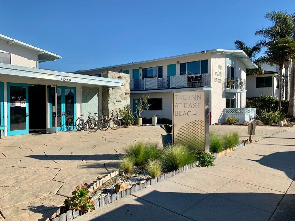 hotels with balcony in Santa Barbara United States East Beach