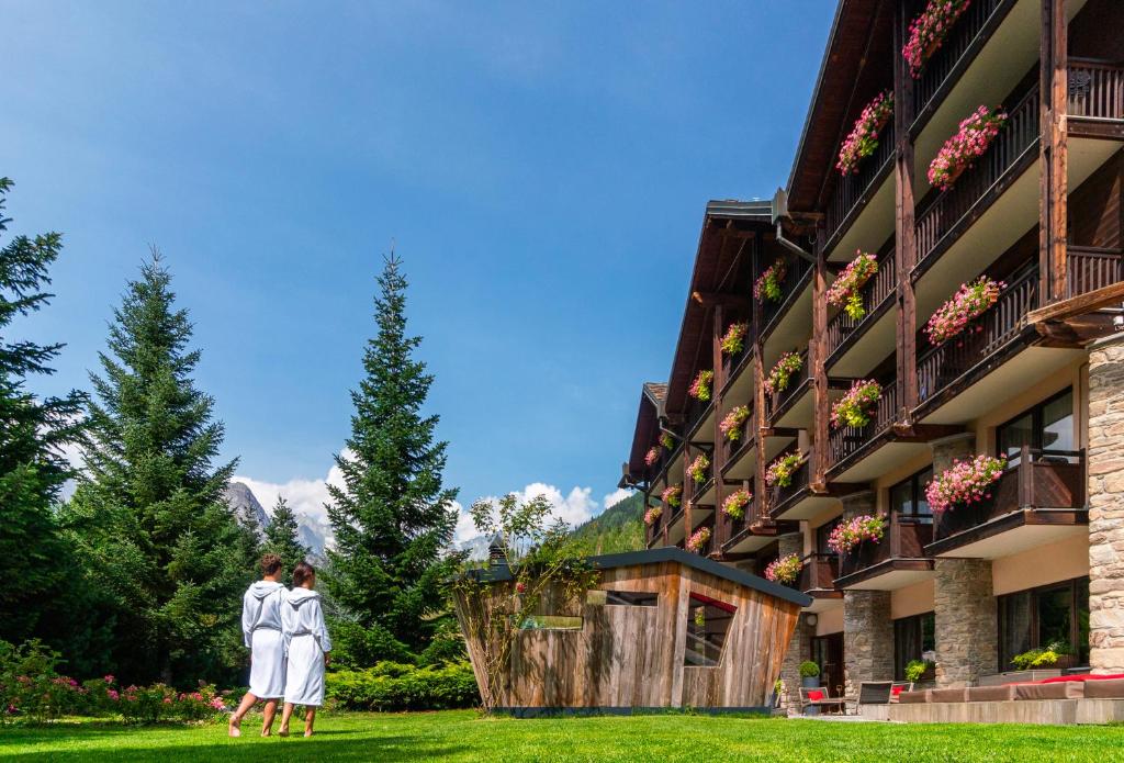 hotels with balcony in Mont Blanc Italy