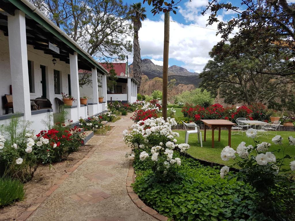 hotels with balcony in George