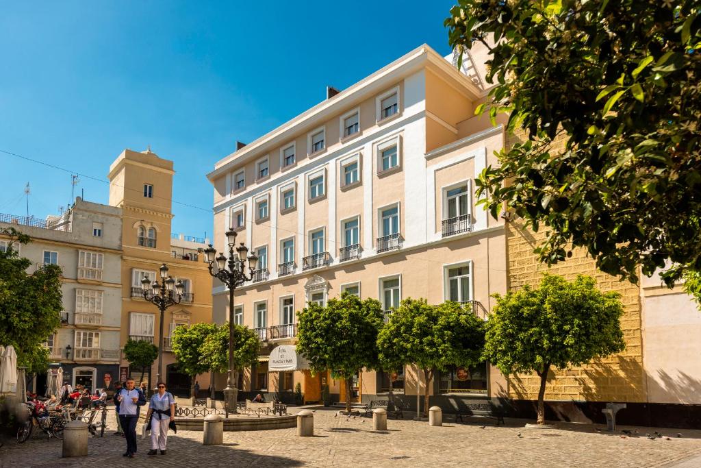 hotels with balcony in Cadiz