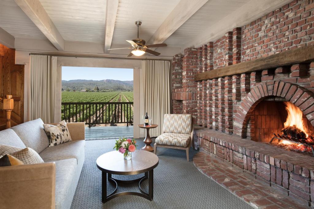 hotels with balcony in Wine Country Northern California