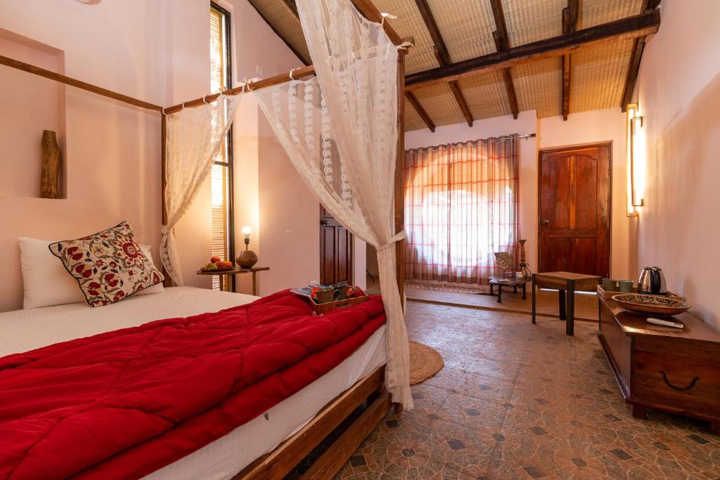 hotels with balcony in Anjuna