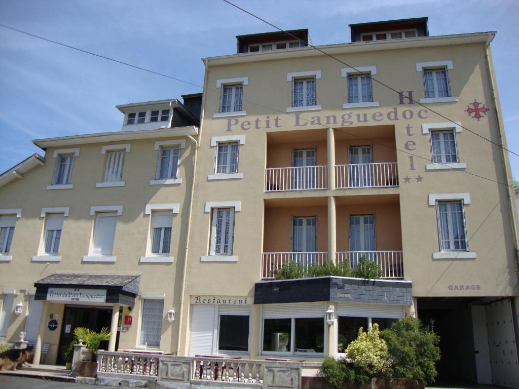 hotels with balcony in Lourdes