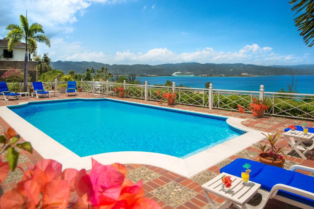 hotels with balcony in Montego Bay