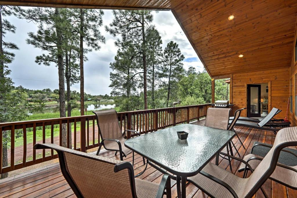 hotels with balcony in Lakeside