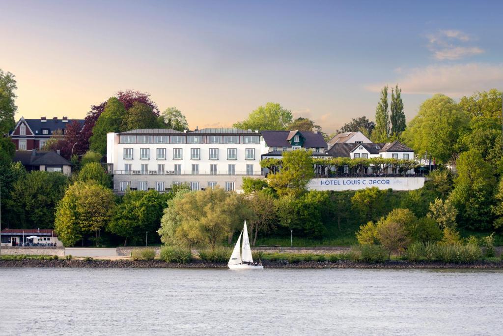 hotels with balcony in Hamburg