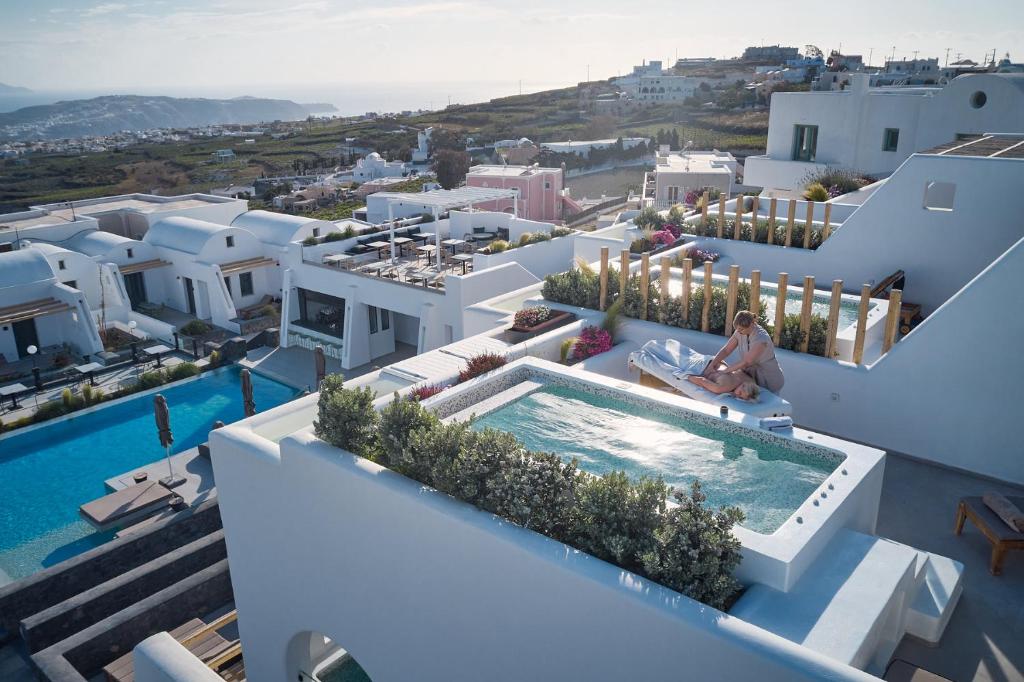 hotels with balcony in Santorini